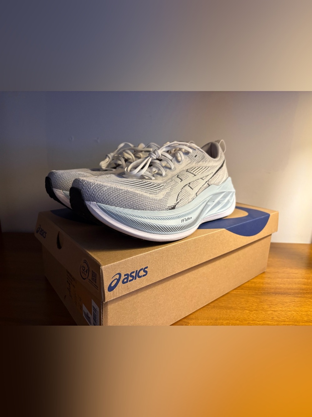 Like new Asics Superblast 2